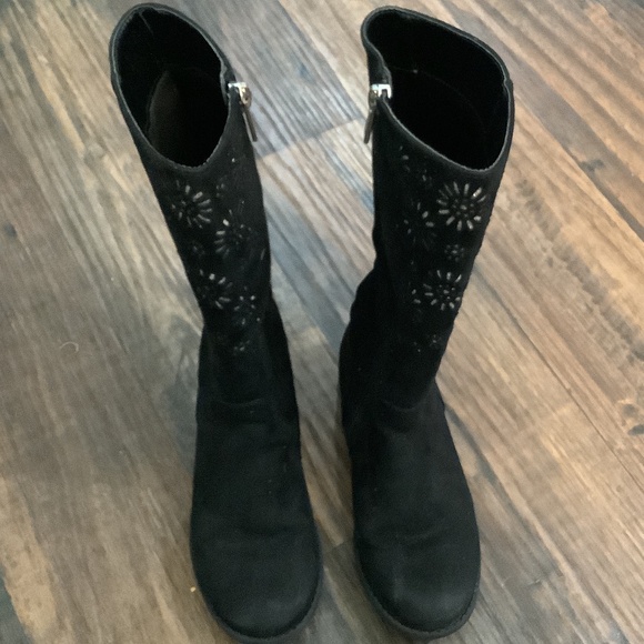 Kenneth Cole New York tall suede boots Kennedy Chop w/ sparkly flowers.  Sz 13 - Picture 2 of 5